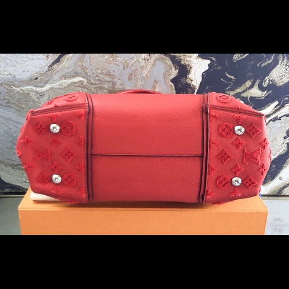 ❤️‍🔥 Gorgeous Louis Vuitton W PM Veau Cachemire Red Tote Bag ❤️‍🔥 - Picture 5 of 8